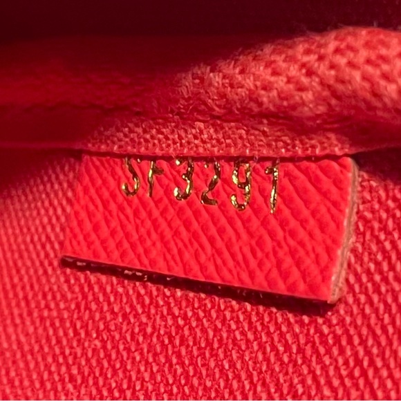 Authentic Louis Vuitton Christmas Animation London Mini Pochette - Picture 10 of 11